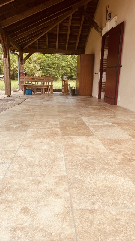 Rénovation d’une terrasse en Travertin mix sur la commune de Biscarrosse 
